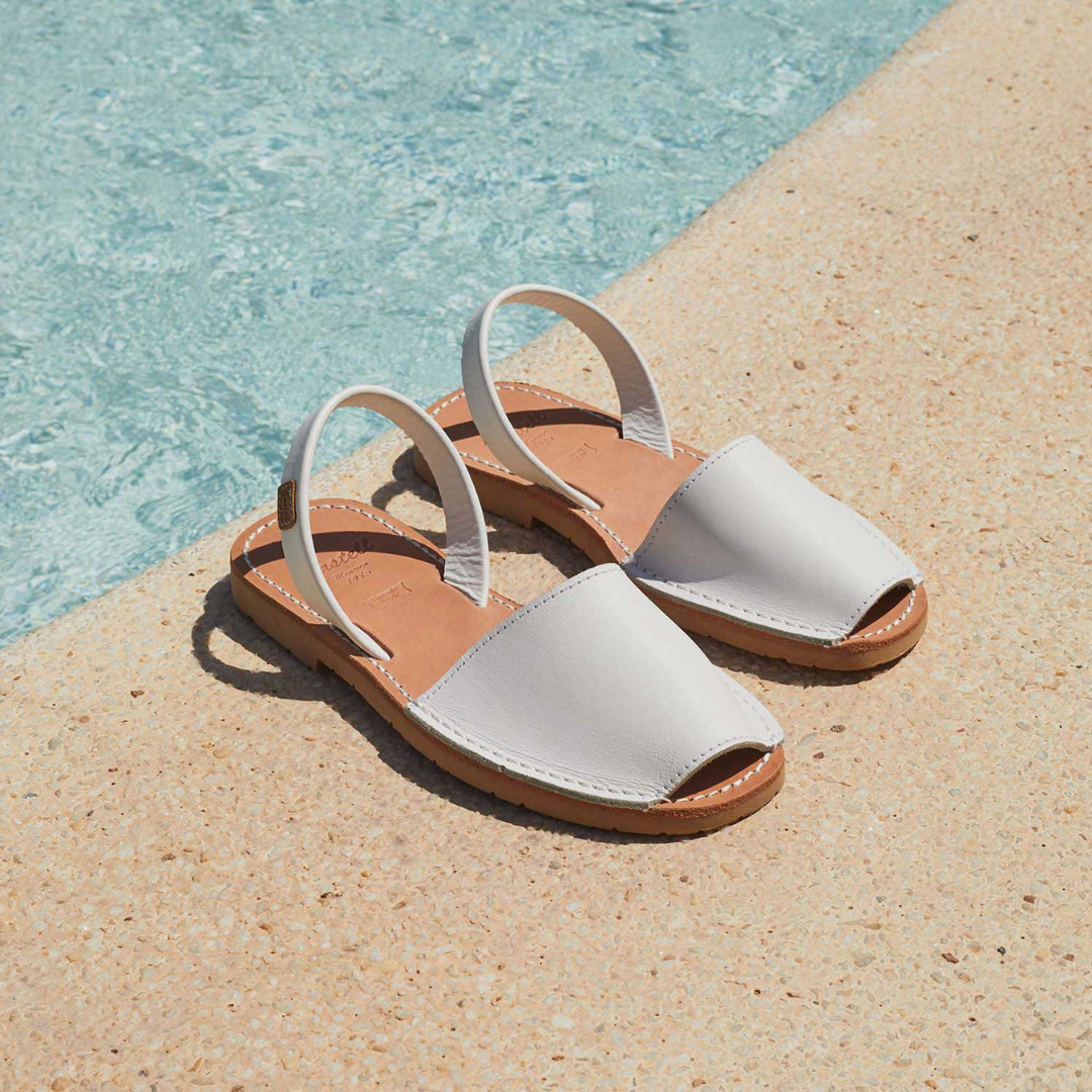 Flat Avarcas | White