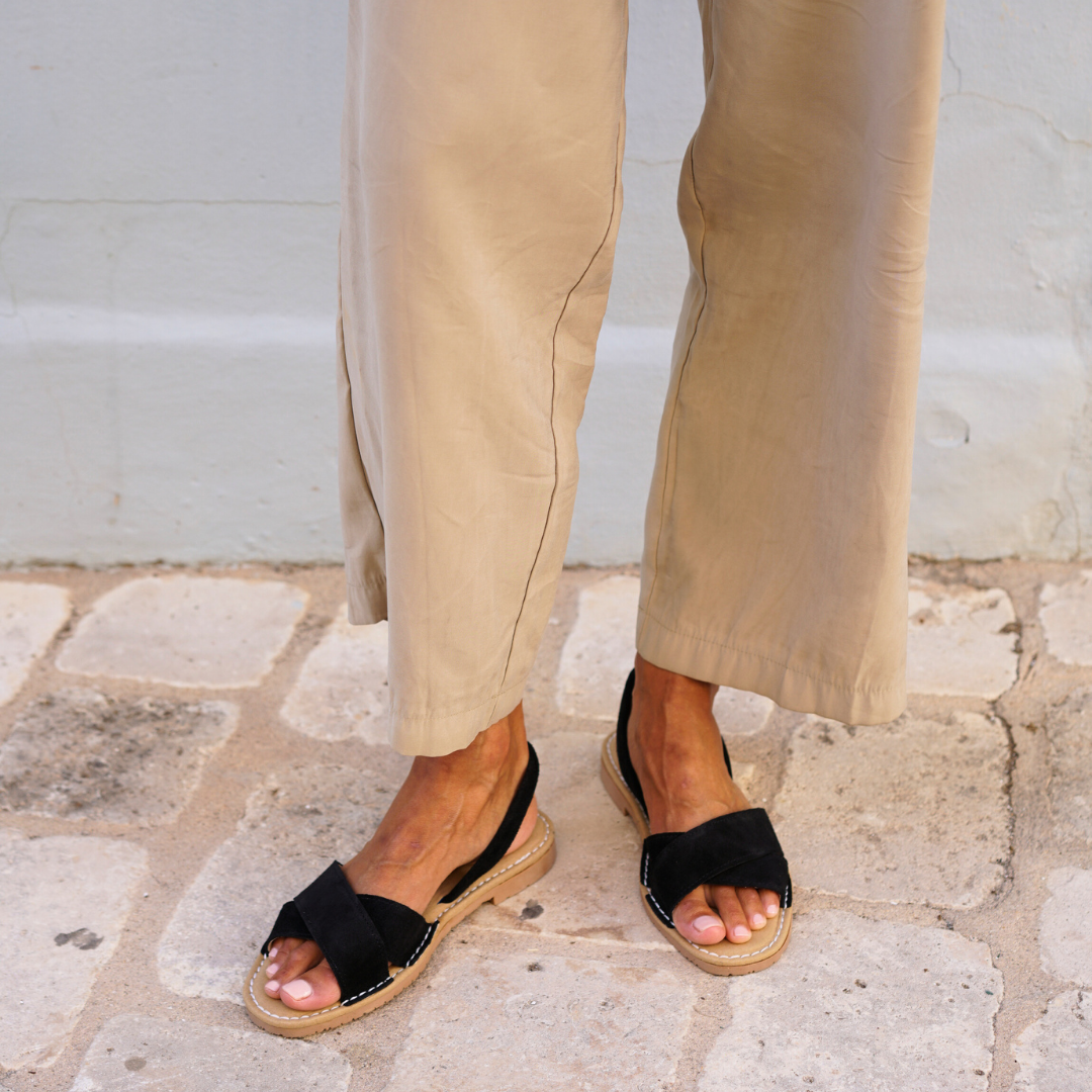Cross Over Flat Avarcas | Black Suede (Padded)