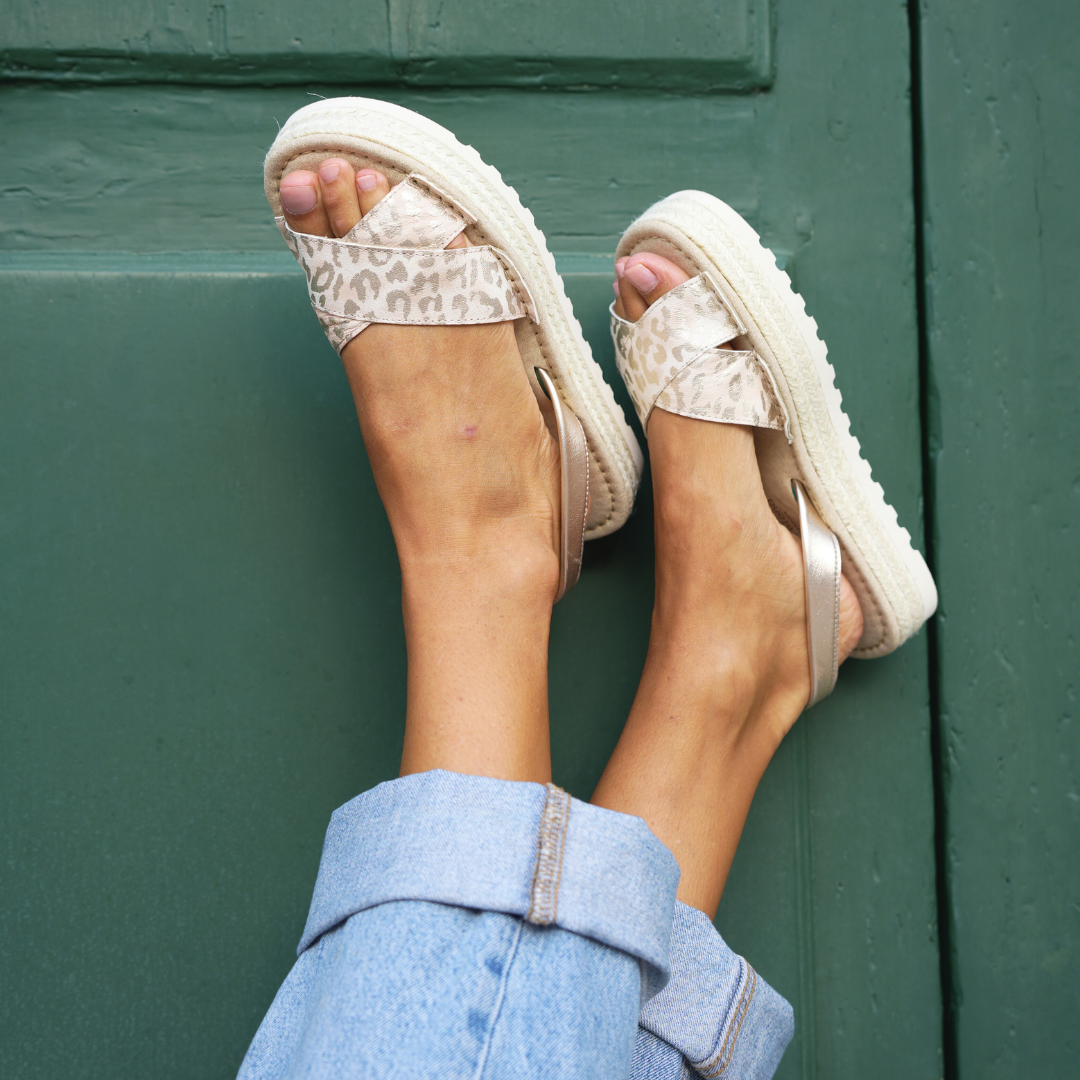 Cross over Platform Avarcas | Metallic Leopard