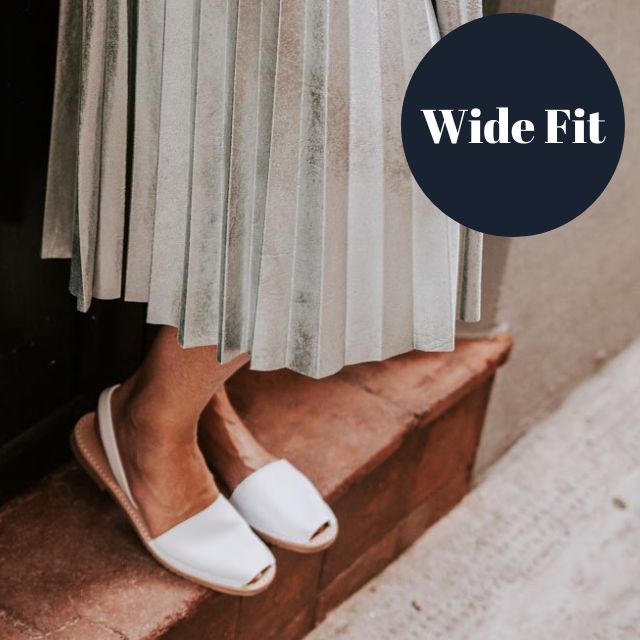 Wide Fit | Flat Avarcas | White